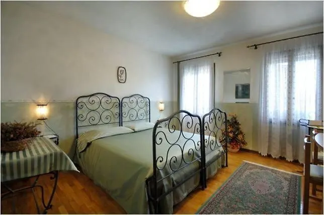 **** Bed & Breakfast B&B Ernestina Miane Italy